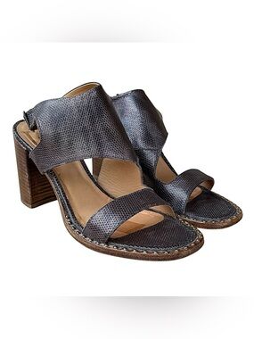 LA BOTTEGA di LISA Gunmetal Pebbled Leather Sandal Heels